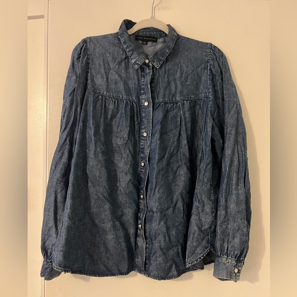 Jane and Delancey Denim Shirt size L love the buttons on this (SKU G106) - Picture 2 of 10